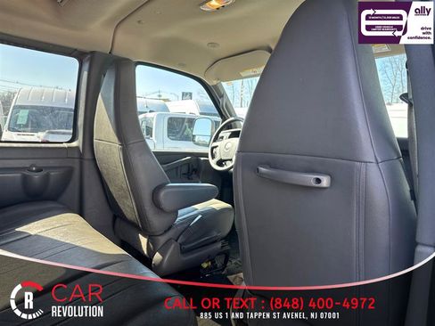 Used 2020 Chevrolet Express 3500 LS RWD image 9