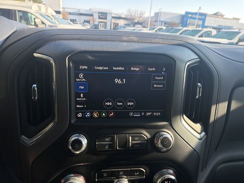 Used 2022 GMC Sierra 2500 Denali w/ Denali Ultimate Package image 23