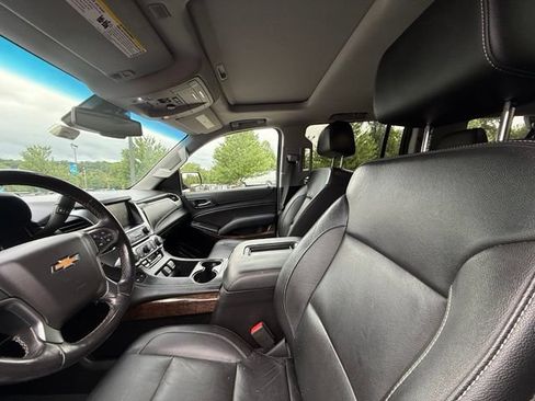Used 2019 Chevrolet Suburban LT AWD/4WD image 13