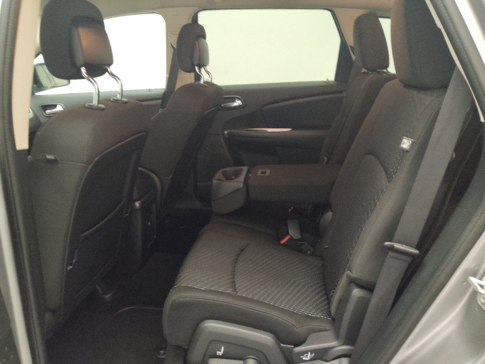 Used 2017 Dodge Journey SXT w/ Comfort/Convenience Group FWD image 18