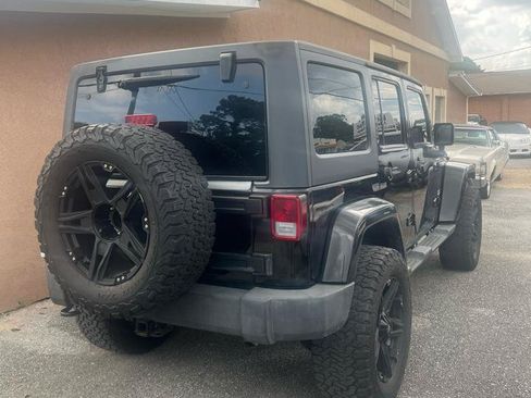 Used 2013 Jeep Wrangler Unlimited Sahara w/ Connectivity Group AWD/4WD image 5