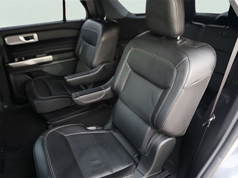 Used 2023 Ford Explorer Limited w/ Equipment Group 301A image 28