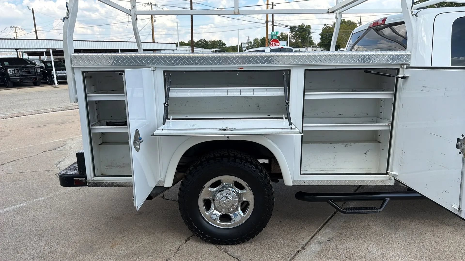 Used 2012 RAM 3500 ST w/ Chrome Appearance Group AWD/4WD image 9
