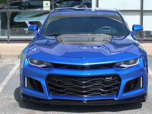 Used 2018 Chevrolet Camaro ZL1 image 4