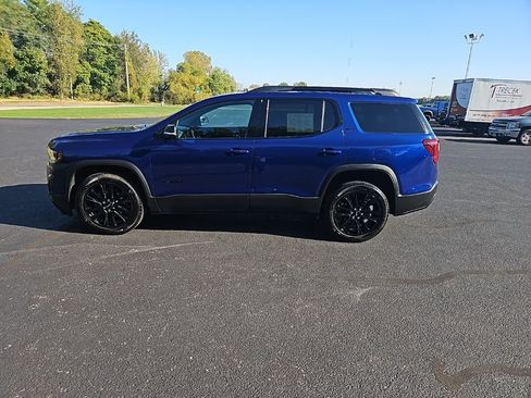 Used 2023 GMC Acadia SLT w/ Elevation Edition image 4