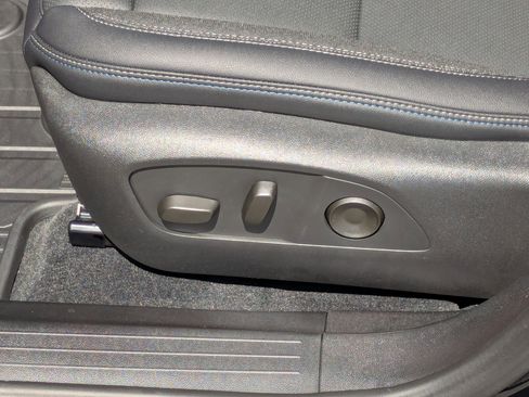 Used 2026 Chevrolet Equinox EV LT image 12