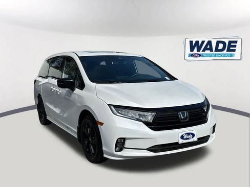 Used 2024 Honda Odyssey Sport image 3