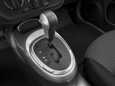 Used 2017 Nissan Juke S FWD image 8