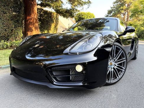 Used 2016 Porsche Cayman RWD image 2