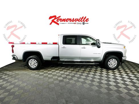 Used 2022 Chevrolet Silverado 3500 LT w/ Convenience Package image 8