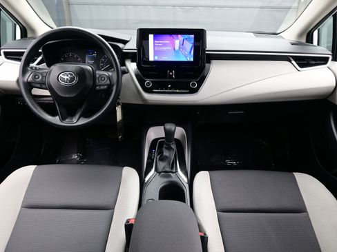 Used 2025 Toyota Corolla LE FWD image 19
