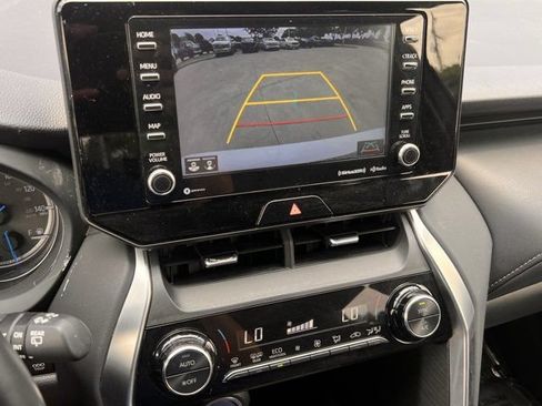 Used 2022 Toyota Venza XLE AWD/4WD image 18