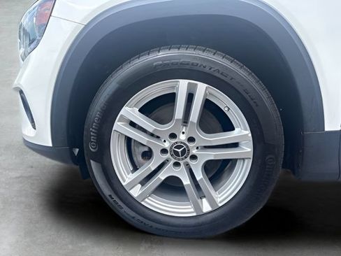 Used 2023 Mercedes-Benz GLB 250 4MATIC w/ Premium Package image 36