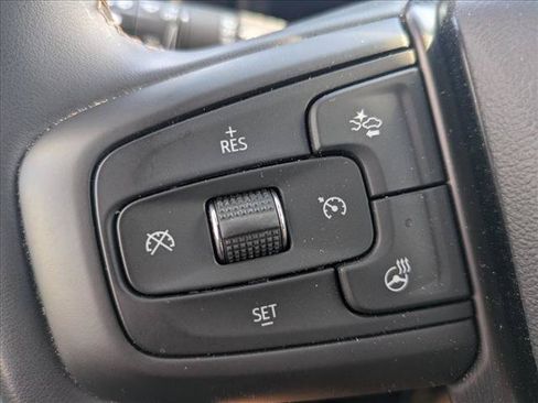 Used 2024 GMC Yukon AT4 w/ Technology Package AWD/4WD image 15