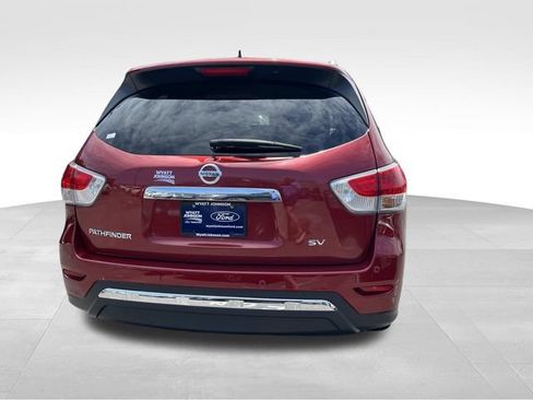 Used 2015 Nissan Pathfinder SV FWD image 4