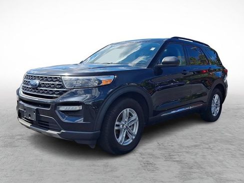 Used 2022 Ford Explorer XLT w/ Equipment Group 202A AWD/4WD image 3