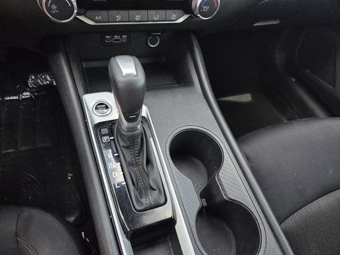 Used 2025 Nissan Altima 2.5 SV FWD image 8