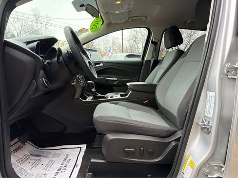 Used 2017 Ford Escape SE image 18