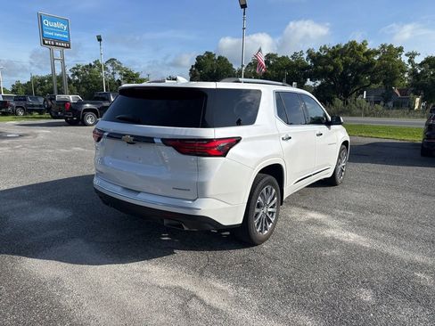 Used 2023 Chevrolet Traverse Premier w/ LPO, Floor Liner Package FWD image 4