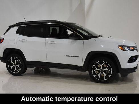 Used 2025 Jeep Compass Limited AWD/4WD image 3