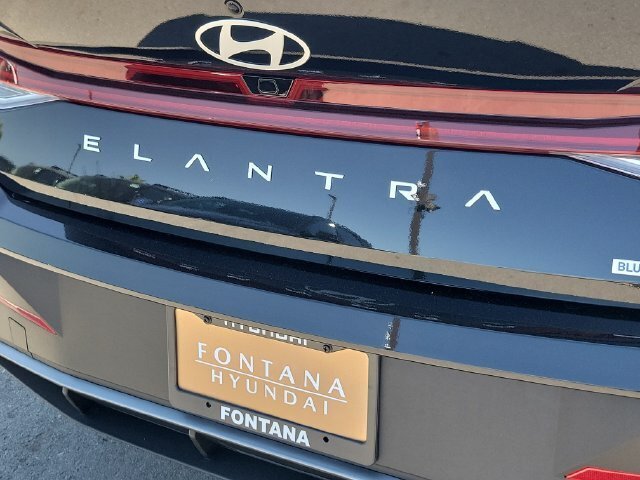 New 2026 Hyundai Elantra Hybrid FWD image 28