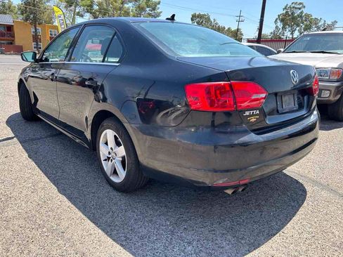 Used 2013 Volkswagen Jetta TDI FWD image 3