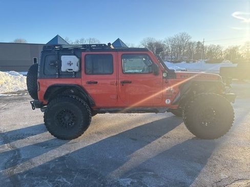 Used 2018 Jeep Wrangler Unlimited Rubicon w/ Cold Weather Group image 8