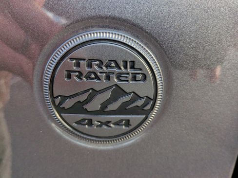 Used 2022 Jeep Gladiator Sport image 31