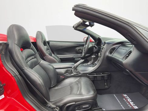 Used 2000 Chevrolet Corvette Convertible w/ Memory Pkg image 18