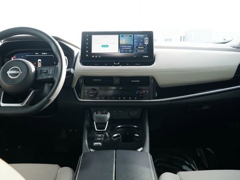 Used 2024 Nissan Rogue SL w/ SL Premium Package image 27