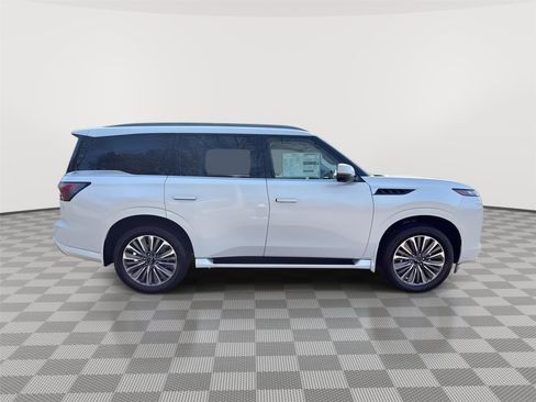 New 2026 INFINITI QX80 Luxe image 4