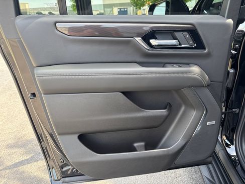 New 2026 GMC Yukon XL Elevation w/ Elevation Premium Package AWD/4WD image 36