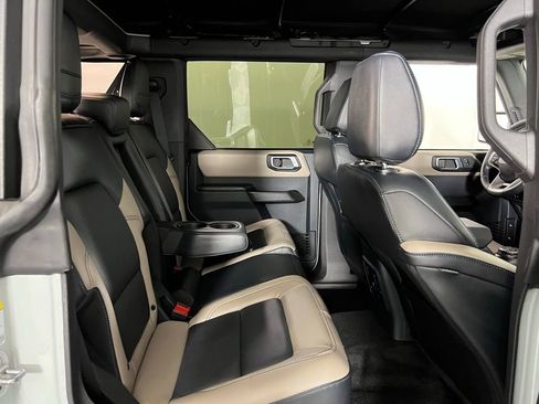 Used 2024 Ford Bronco Wildtrak image 32