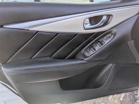 Used 2021 INFINITI Q50 Luxe w/ All Weather Package image 9