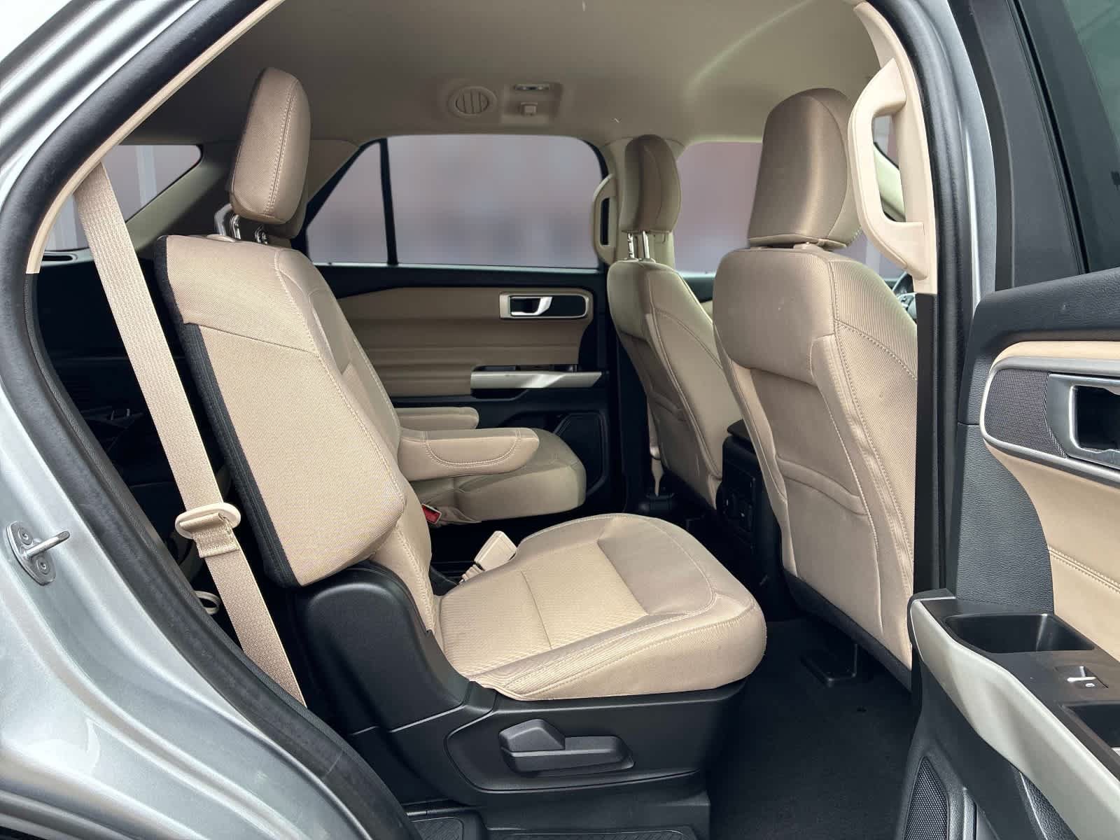 Used 2023 Ford Explorer XLT AWD/4WD image 11