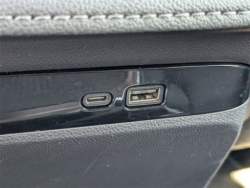 Used 2025 Buick Enclave Preferred image 22