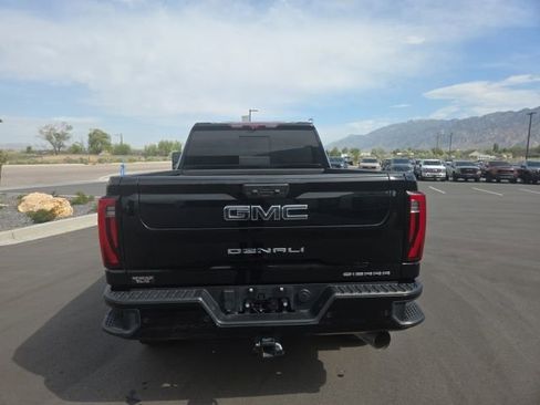 Used 2024 GMC Sierra 3500 Denali Ultimate AWD/4WD image 6