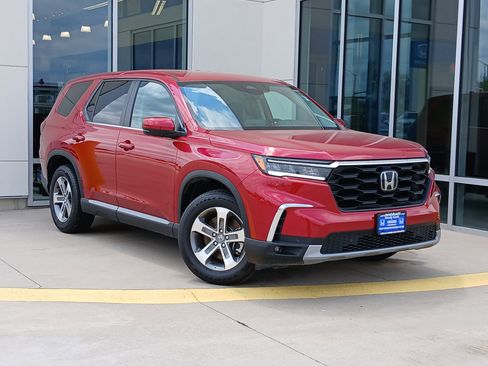 Used 2025 Honda Pilot EX-L image 2