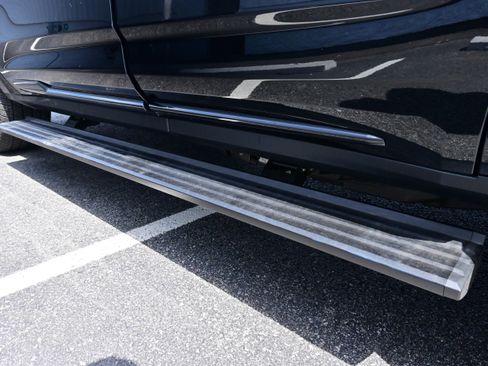 Used 2025 Cadillac Escalade Sport Platinum w/ LPO, ONYX Package image 12