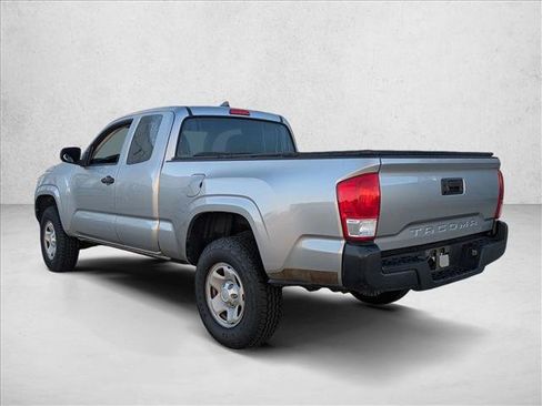 Used 2017 Toyota Tacoma SR image 7