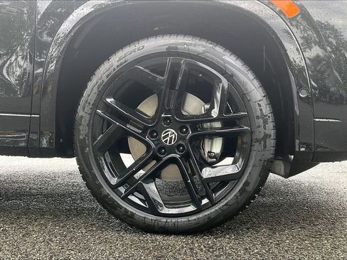 New 2026 Volkswagen Tiguan SE R-Line AWD/4WD image 8