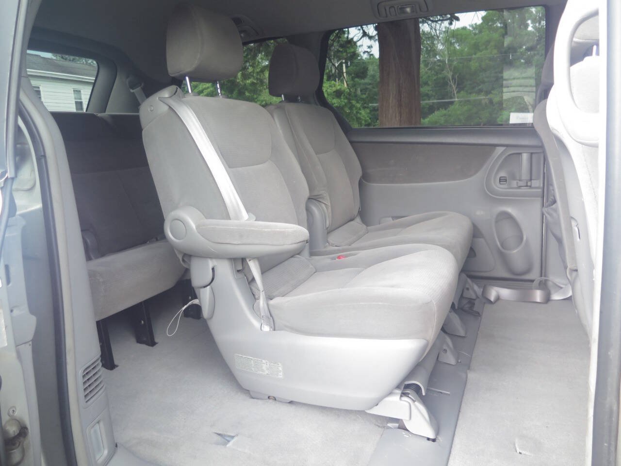Used 2004 Toyota Sienna LE FWD image 11