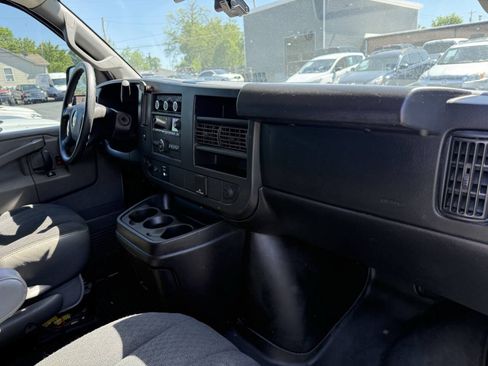 Used 2018 Chevrolet Express 2500 w/ Driver Convenience Package RWD image 11