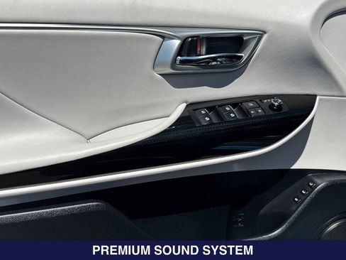 Used 2018 Toyota Mirai FWD image 12