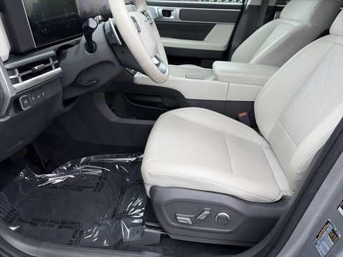 Used 2024 Hyundai Santa Fe SEL FWD image 19
