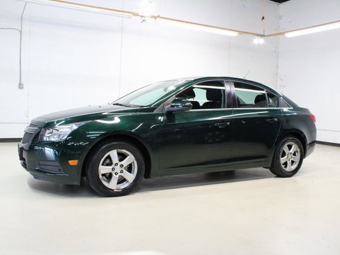 Used 2014 Chevrolet Cruze LT image 3