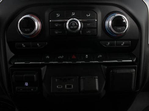 Used 2021 GMC Sierra 1500 SLT image 6