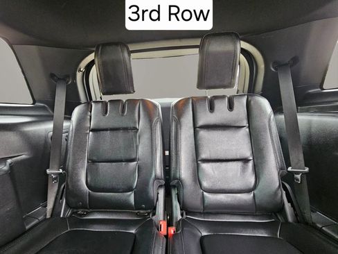 Used 2016 Ford Explorer XLT w/ Equipment Group 202A AWD/4WD image 22