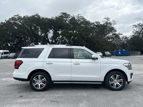 Used 2022 Ford Expedition Limited image 10