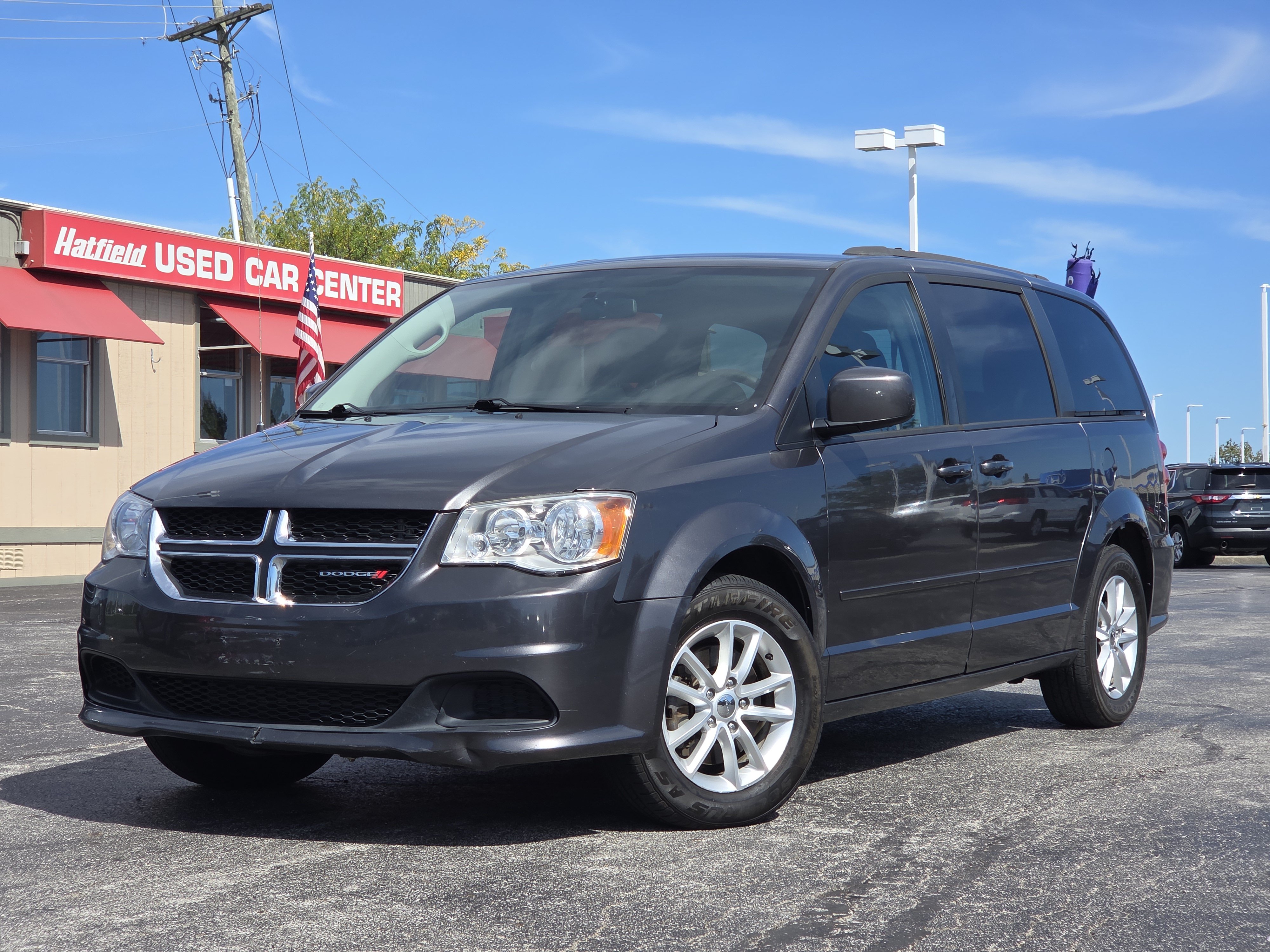 Used 2016 Dodge Grand Caravan SXT FWD image 1